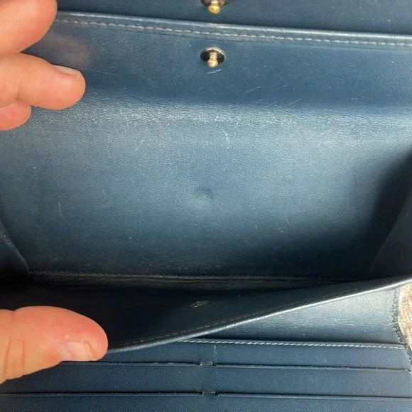 Louis Vuitton Sarah Wallet in Amarante Vernis Leather – Full Inclusion - Picture 10 of 11